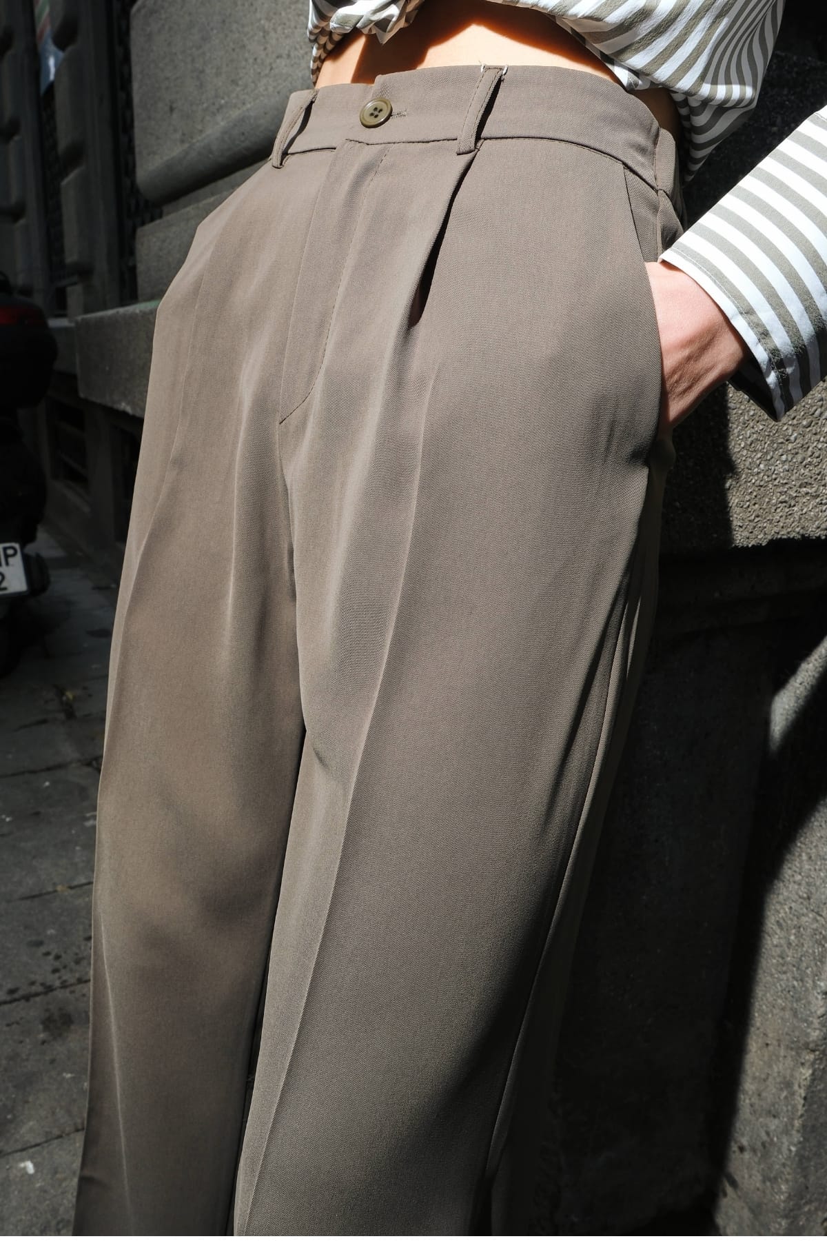 D-0359 LND Twill Arkası Lasikli Pantolon